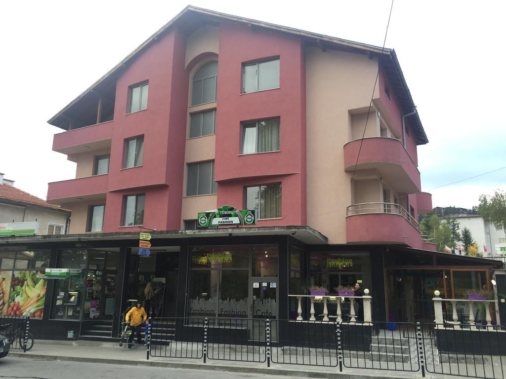 ולינגראד Family Hotel Neliya מראה חיצוני תמונה